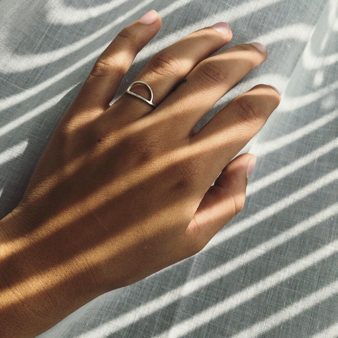 Tyyneys ring i återvunnet silver, etiska smycken från Stockholm